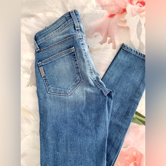 ❗️CLEAROUT❗️ NWT! PAIGE Blue Metallic Knee Patches VERDUGO ULTRA SKINNY JEANS 24 - Picture 8 of 10